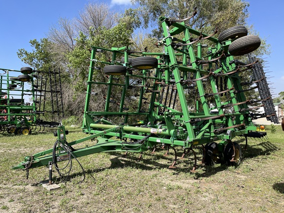 2008 John Deere 2210 Field Cultivator