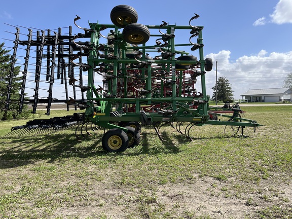 2008 John Deere 2210 Field Cultivator