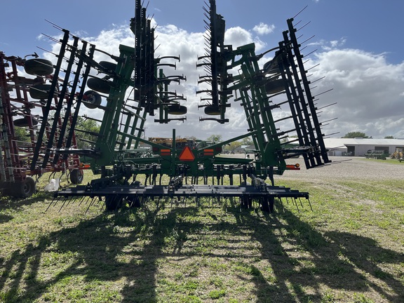 2008 John Deere 2210 Field Cultivator