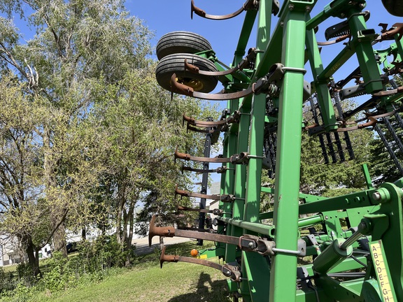 2008 John Deere 2210 Field Cultivator