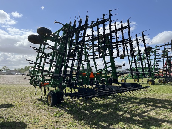 2008 John Deere 2210 Field Cultivator