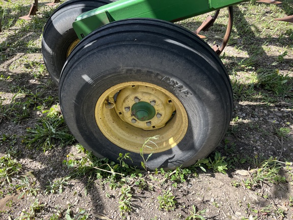 2008 John Deere 2210 Field Cultivator