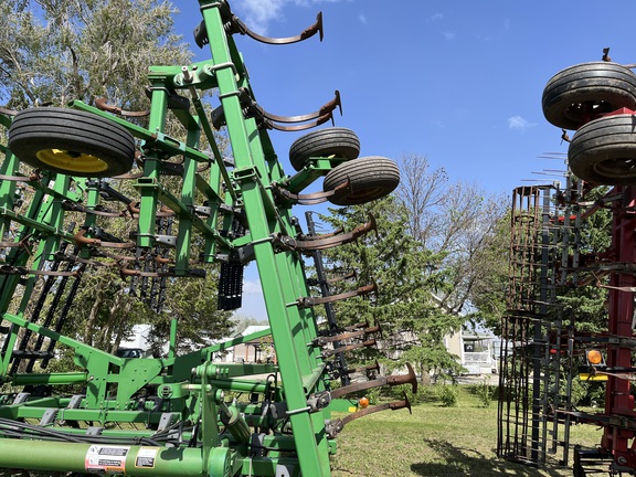 2008 John Deere 2210 Field Cultivator