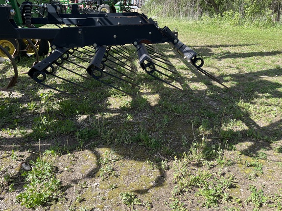 2008 John Deere 2210 Field Cultivator