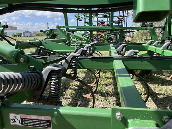 2008 John Deere 2210 Field Cultivator