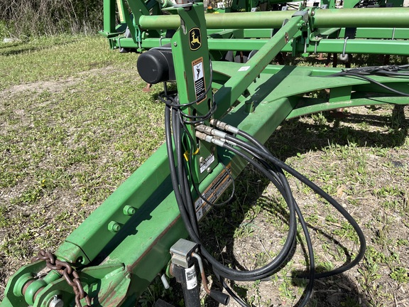 2008 John Deere 2210 Field Cultivator