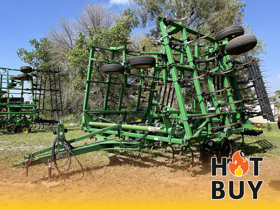 2008 John Deere 2210 Field Cultivator