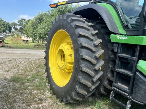 2023 John Deere 8R 370 Tractor