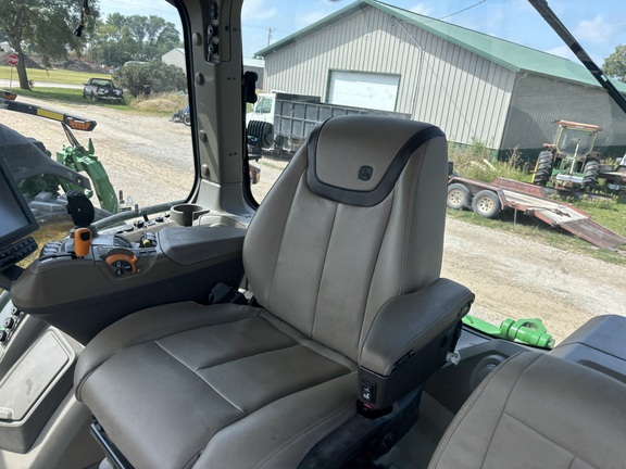 2023 John Deere 8R 370 Tractor