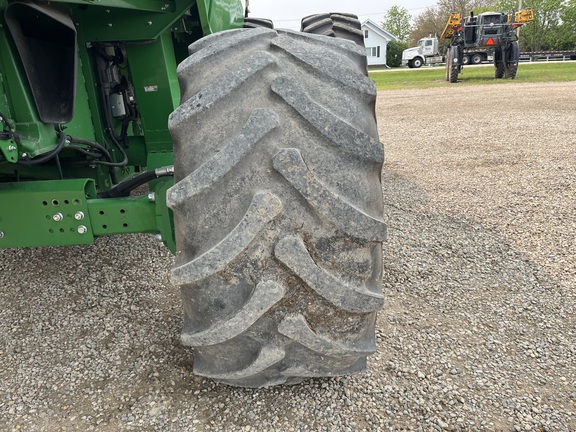 2017 John Deere S690 Combine