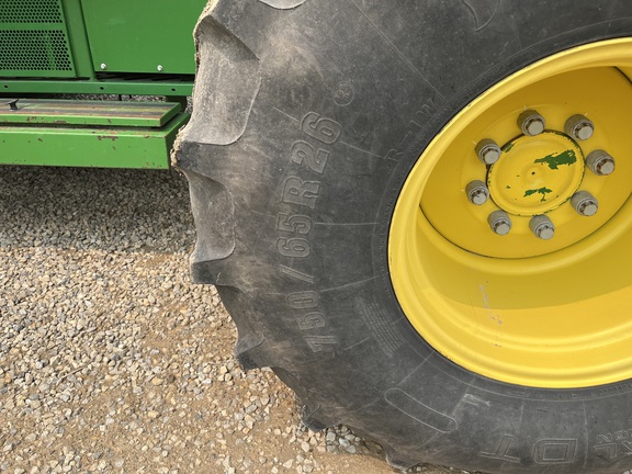 2017 John Deere S690 Combine