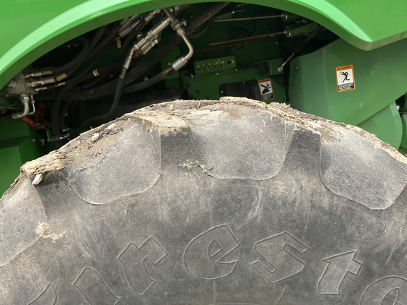 2017 John Deere S690 Combine