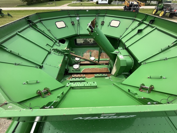 2017 John Deere S690 Combine