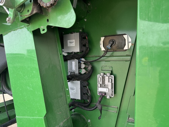 2017 John Deere S690 Combine