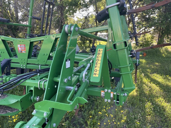 2023 John Deere 2430 Chisel Plow