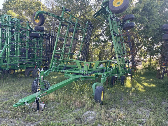 2023 John Deere 2430 Chisel Plow