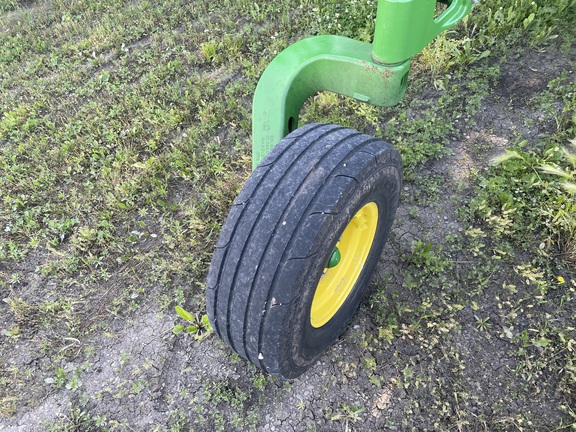 2023 John Deere 2430 Chisel Plow