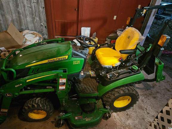 2022 John Deere 1025R Tractor Compact