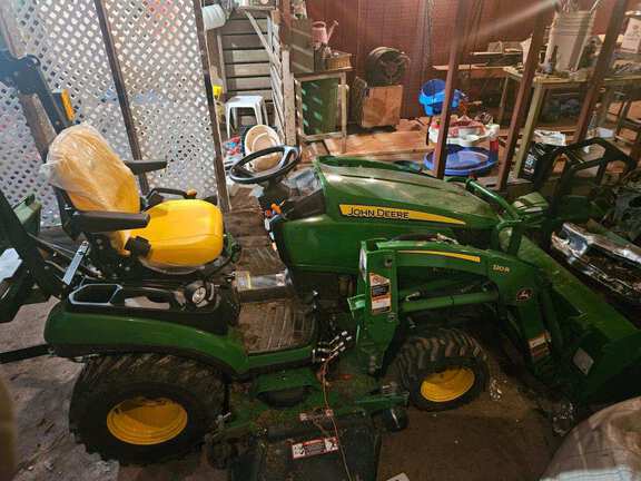 2022 John Deere 1025R Tractor Compact