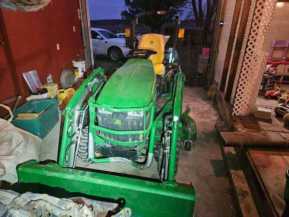 2022 John Deere 1025R Tractor Compact