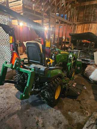 2022 John Deere 1025R Tractor Compact