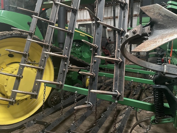 2002 John Deere 980 Field Cultivator