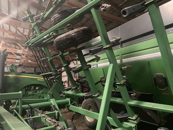 2002 John Deere 980 Field Cultivator