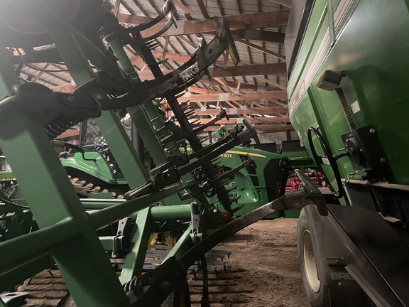 2002 John Deere 980 Field Cultivator