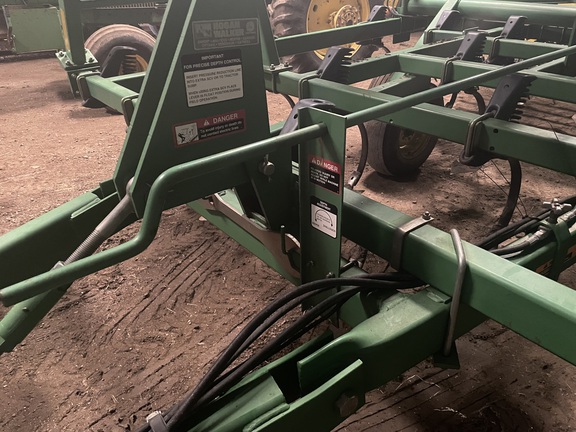 2002 John Deere 980 Field Cultivator