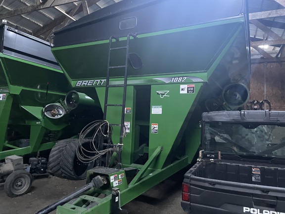 2010 Brent 1082 Grain Cart