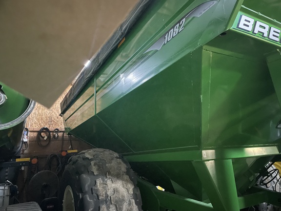 2010 Brent 1082 Grain Cart