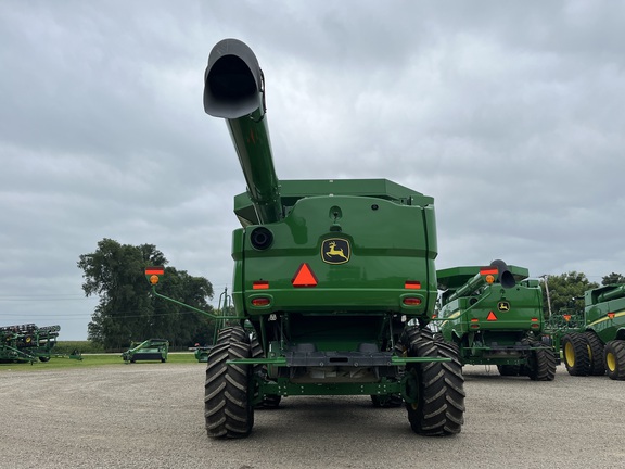 2024 John Deere S790 Combine