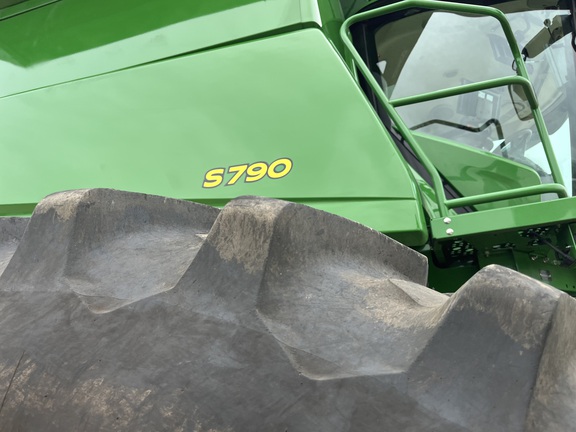 2024 John Deere S790 Combine