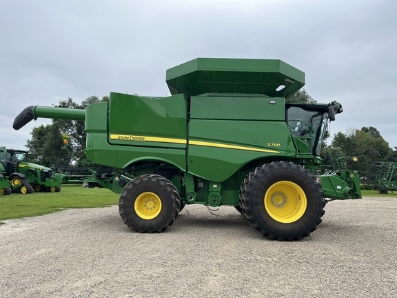 2024 John Deere S790 Combine
