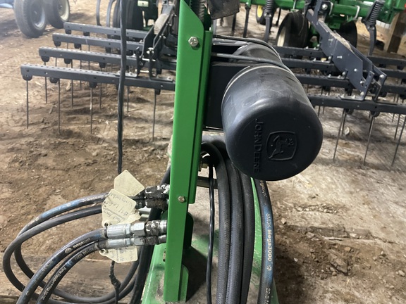 2012 John Deere 2210 Field Cultivator