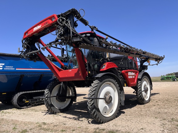 2018 Miller Pro Nitro 7310 Sprayer/High Clearance