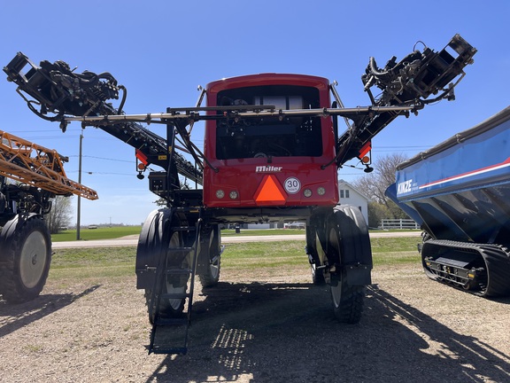 2018 Miller Pro Nitro 7310 Sprayer/High Clearance