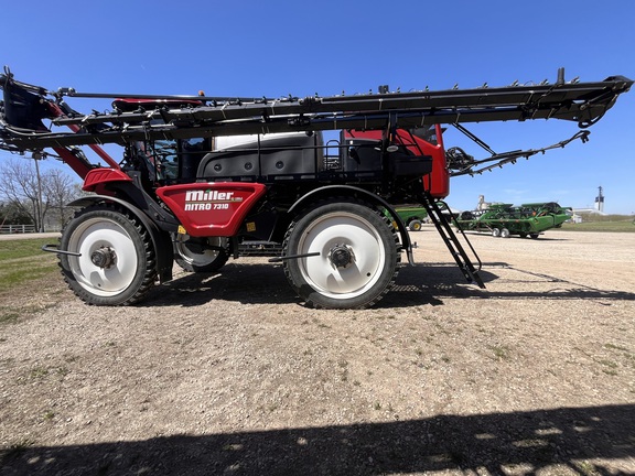 2018 Miller Pro Nitro 7310 Sprayer/High Clearance