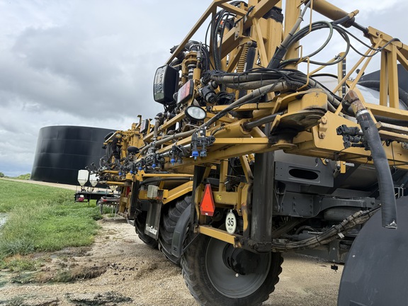 2017 RoGator RG1100B Sprayer/High Clearance