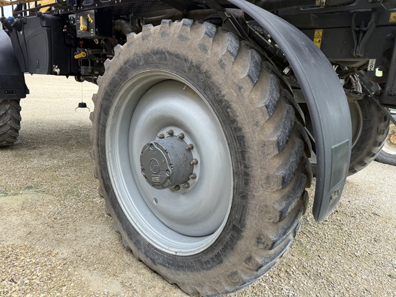 2017 RoGator RG1100B Sprayer/High Clearance