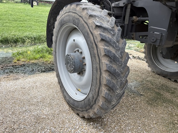 2017 RoGator RG1100B Sprayer/High Clearance