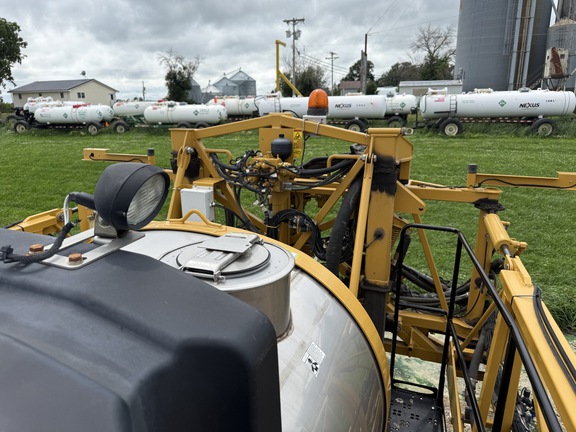 2017 RoGator RG1100B Sprayer/High Clearance