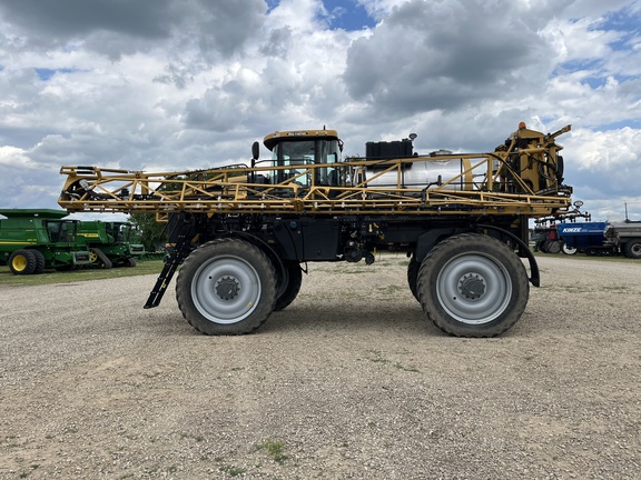 2017 RoGator RG1100B Sprayer/High Clearance