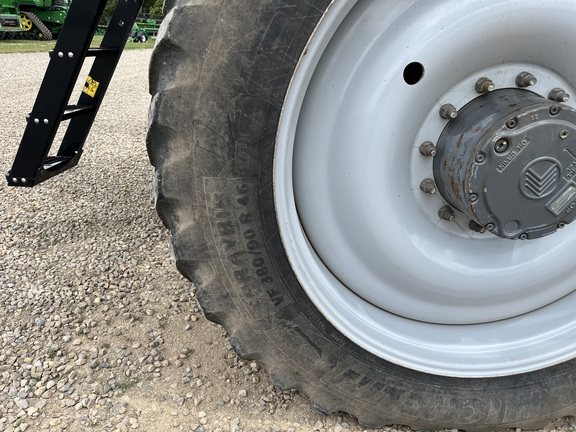 2017 RoGator RG1100B Sprayer/High Clearance
