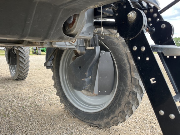 2017 RoGator RG1100B Sprayer/High Clearance