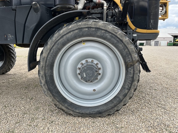 2017 RoGator RG1100B Sprayer/High Clearance
