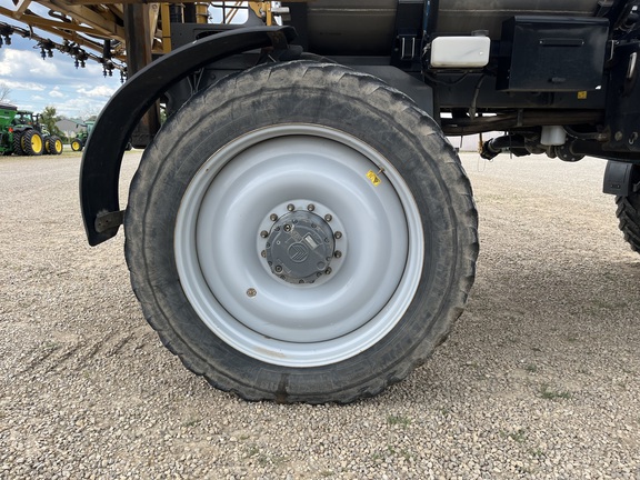 2017 RoGator RG1100B Sprayer/High Clearance