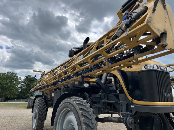 2017 RoGator RG1100B Sprayer/High Clearance