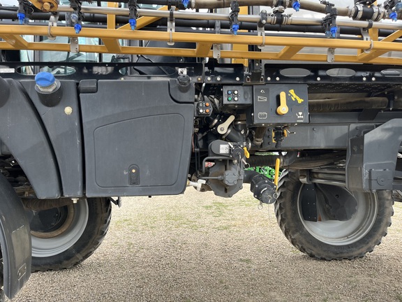 2017 RoGator RG1100B Sprayer/High Clearance