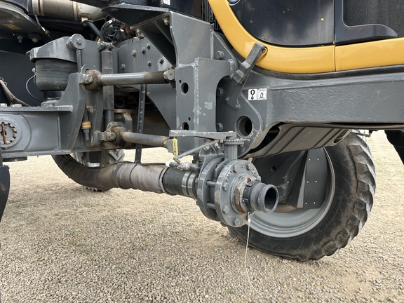 2017 RoGator RG1100B Sprayer/High Clearance